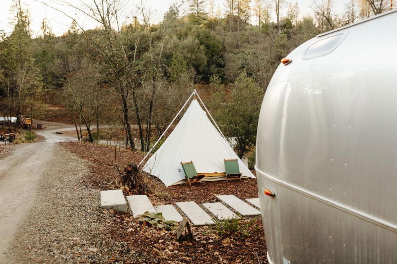 Autocamp Yosemite Hotell Midpines Eksteriør bilde